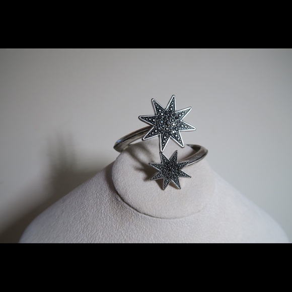 Lucky silver tone spring bracelet with rhi… - Picture 2 of 3